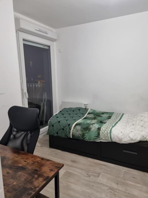Appartement Cosy Et Equipe Meaux Bagian luar foto