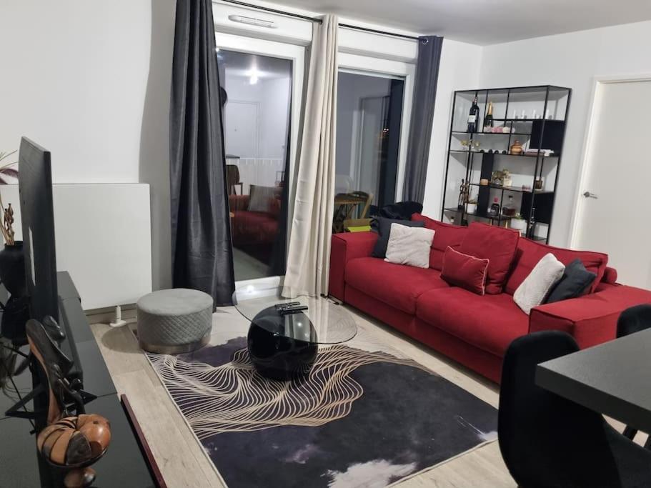 Appartement Cosy Et Equipe Meaux Bagian luar foto