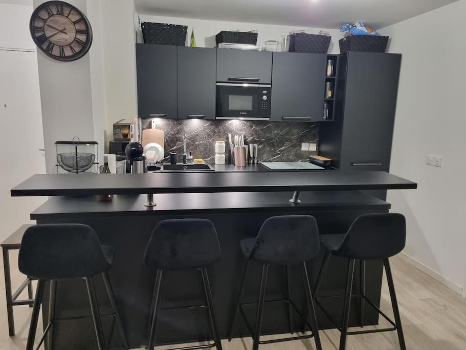 Appartement Cosy Et Equipe Meaux Bagian luar foto